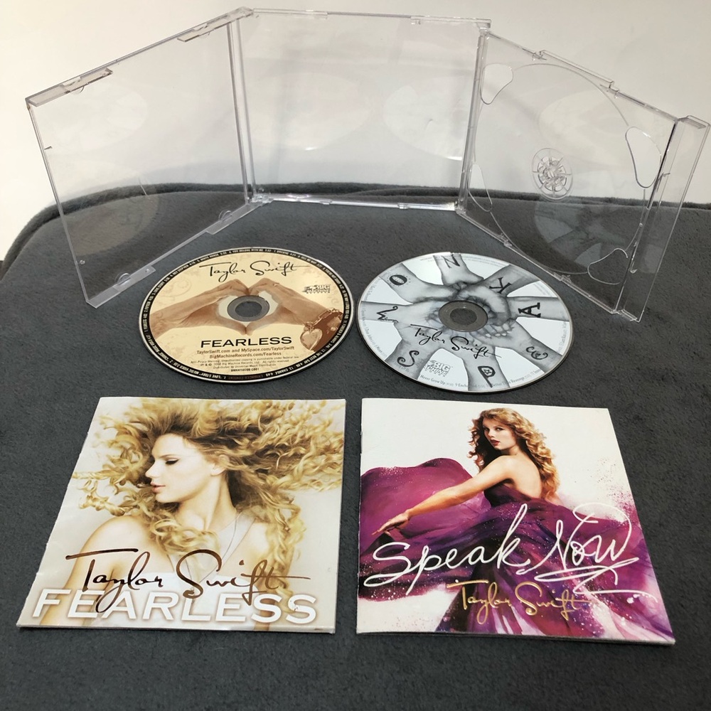 Taylor Swift Trifold Fearless CD & Speak Now CD